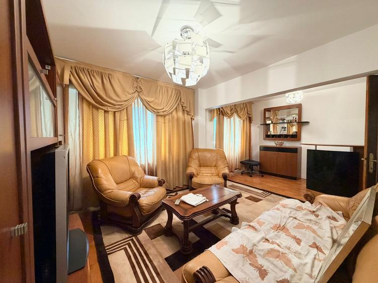 Apartament cu 3 camere decomandat, mobilat în Costin Georgian