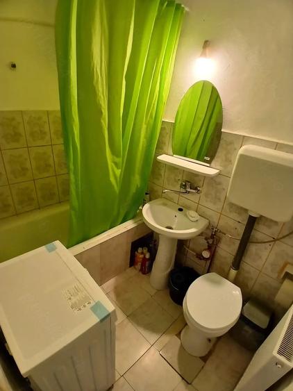 Garsonieră decomandată în Central