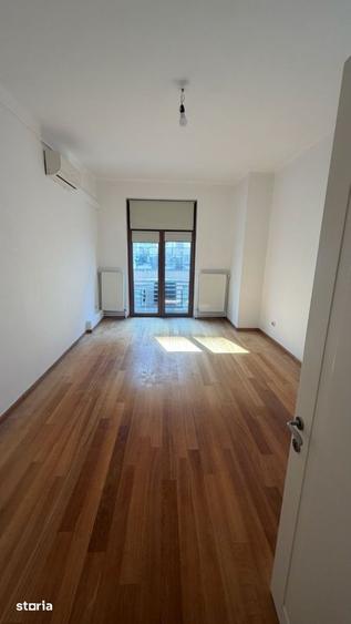Apartament cu 6 camere semidecomandat în Cișmigiu