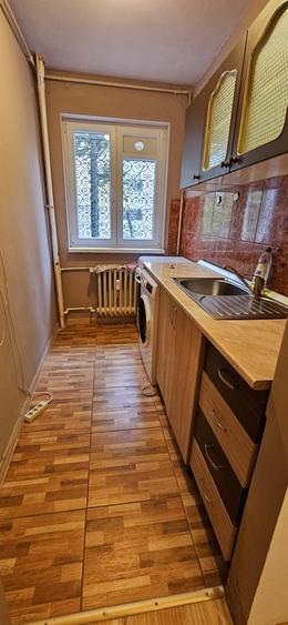 Garsonieră decomandată în Gorjului