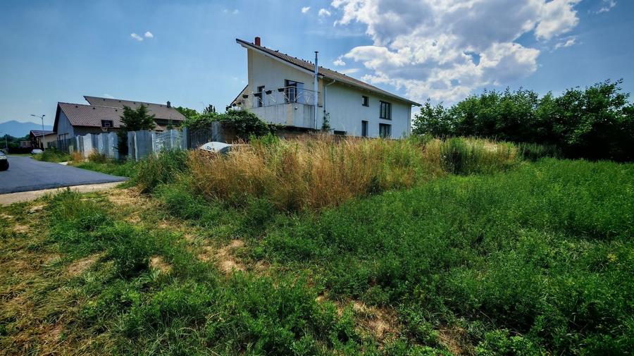 Teren Construcții intravilan de 823 mp, în Stupini