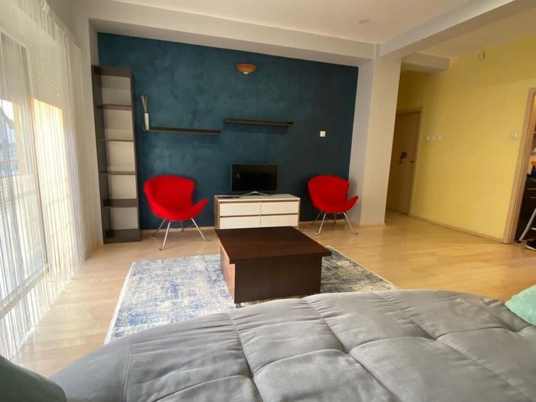 Apartament cu 3 camere decomandat în Central