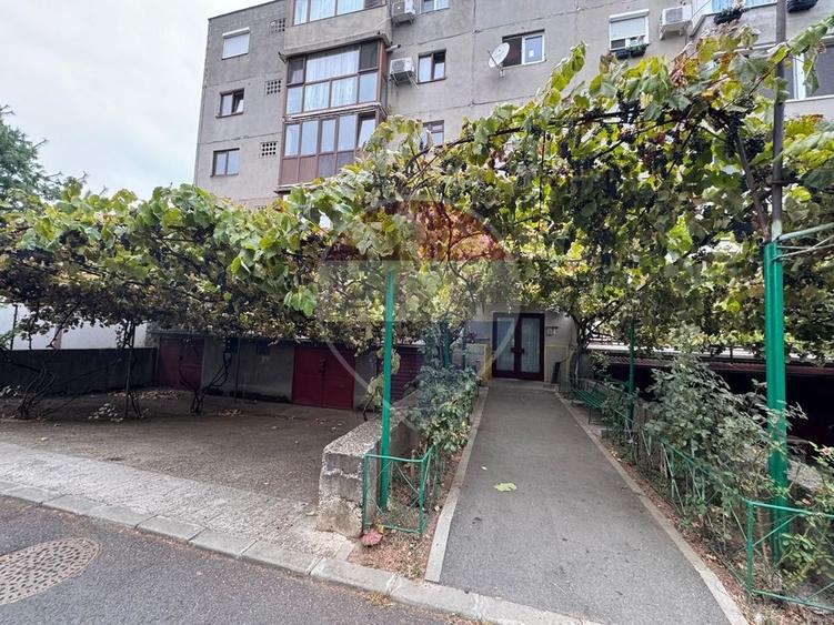 Apartament cu 2 camere semidecomandat, mobilat în Poltur