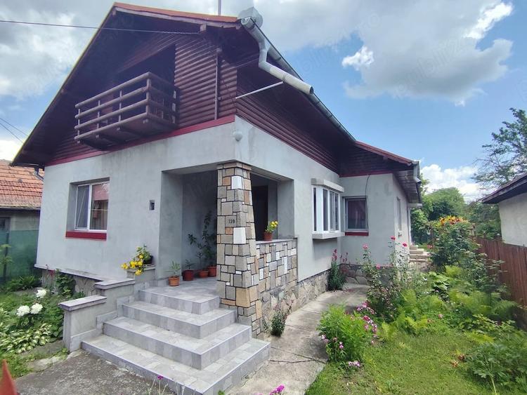 Casă cu 4 camere cu Teren 361 Mp în Central