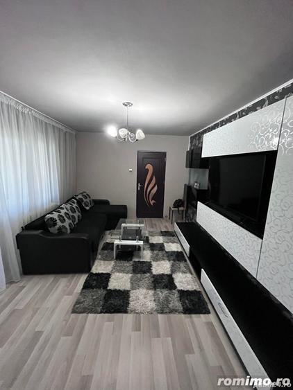 Apartament cu 2 camere decomandat în Buziașului