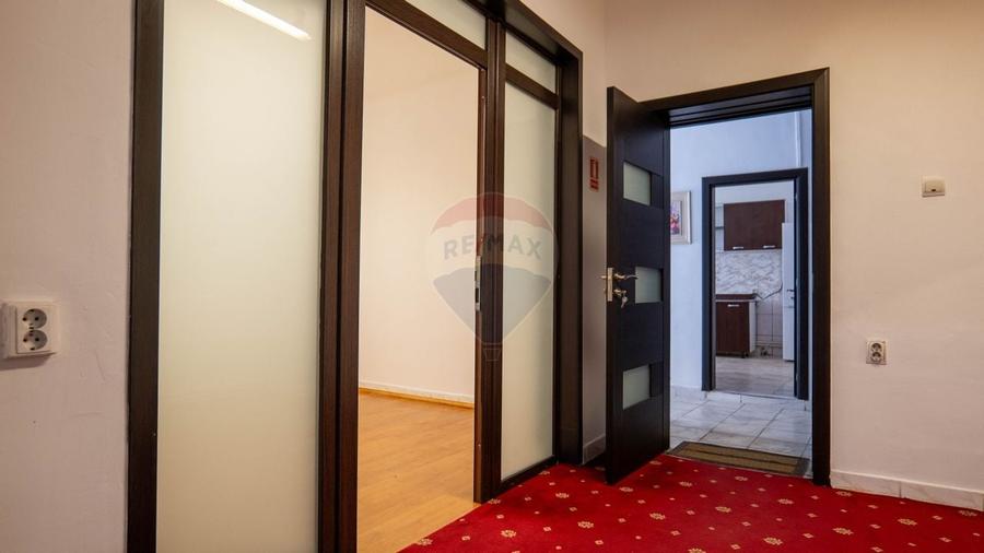 Casă individuală cu 4 camere cu Teren 467 Mp în Vatra Luminoasă
