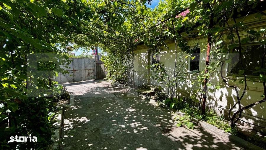 Casă cu 4 camere cu Teren 462 Mp în Craiovița Nouă