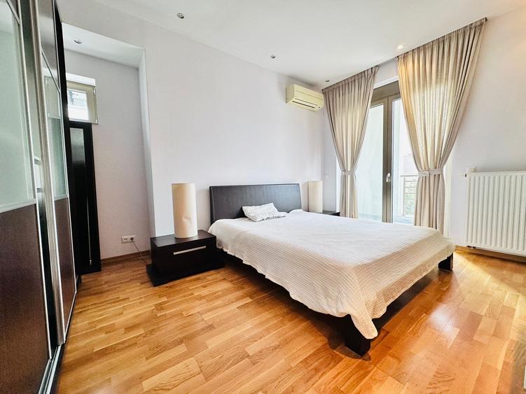 Duplex cu 8 camere cu Canalizare în Băneasa
