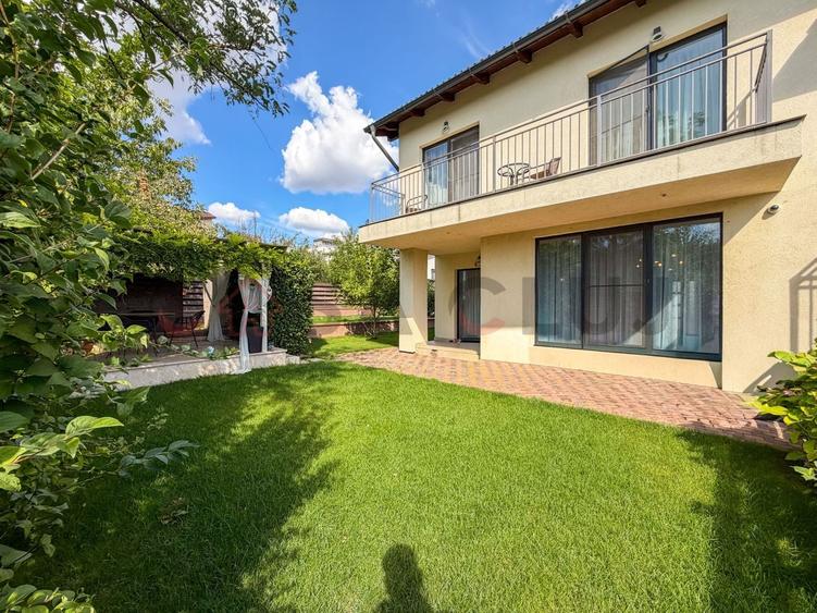 Duplex cu 4 camere cu Canalizare în Dâmbul Rotund