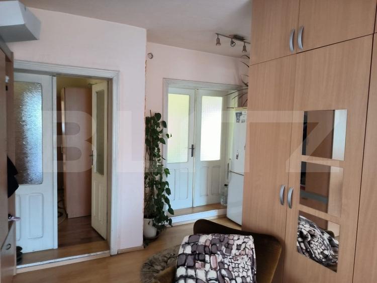 Casă individuală cu 9 camere cu Canalizare în Nord-Est