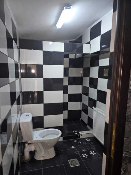 Casă cu 4 camere în Sărărie