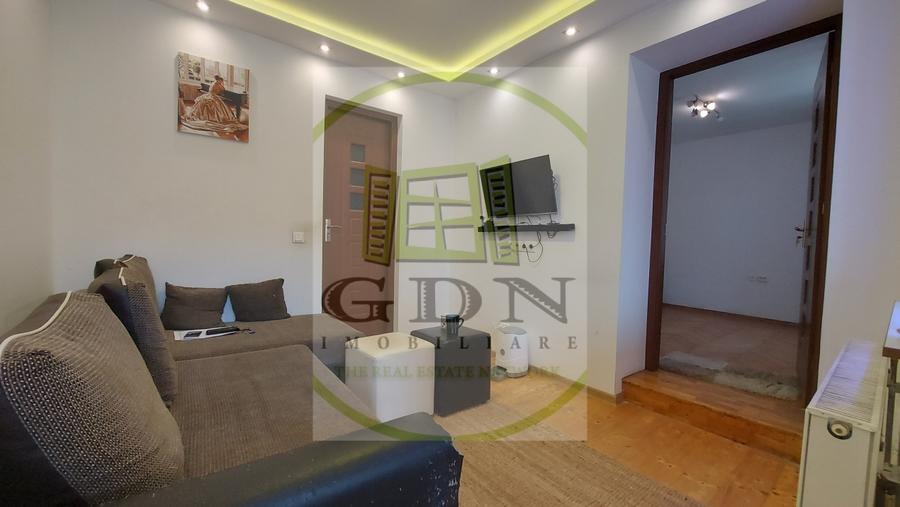 Casă individuală cu 3 camere cu Canalizare în Centrul Civic