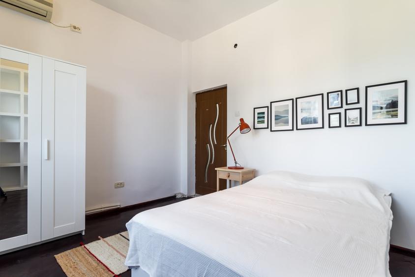 Apartament cu 3 camere decomandat în P-ța Universității