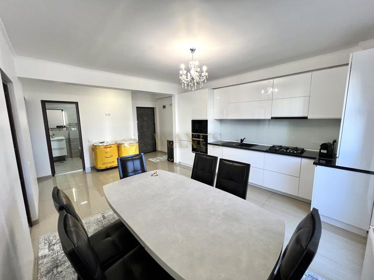 Apartament cu 3 camere decomandat, mobilat în Florești