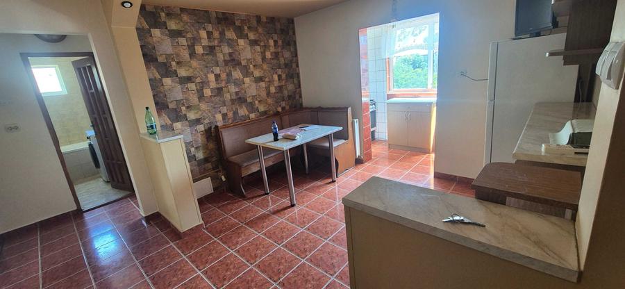 Inchiriez apartament 2 camere - 4