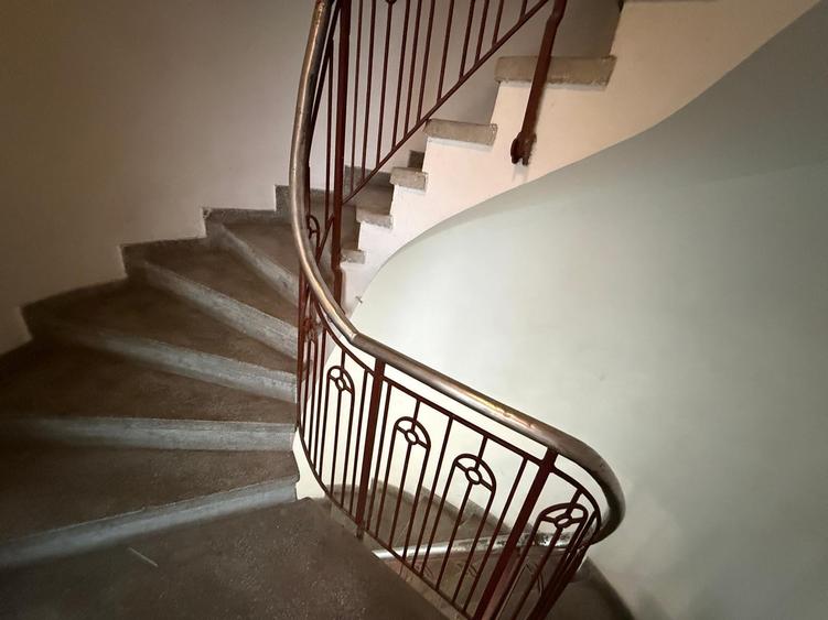 Apartament cu 3 camere decomandat în Dorobanți