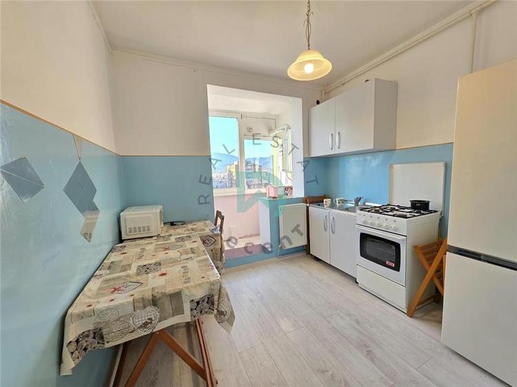 Apartament cu 2 camere semidecomandat în Vlahuță