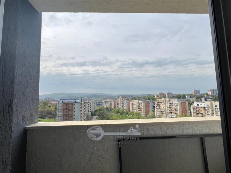 Apartament cu 4 camere decomandat, mobilat în Tătărași