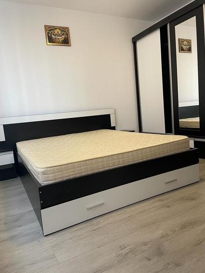 Apartament cu 3 camere decomandat în Dobroești