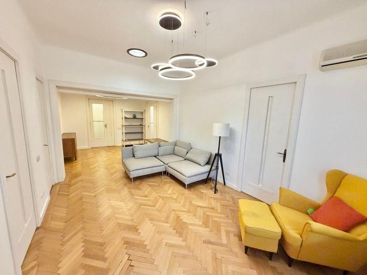 Apartament cu 4 camere decomandat, mobilat în Calea Victoriei