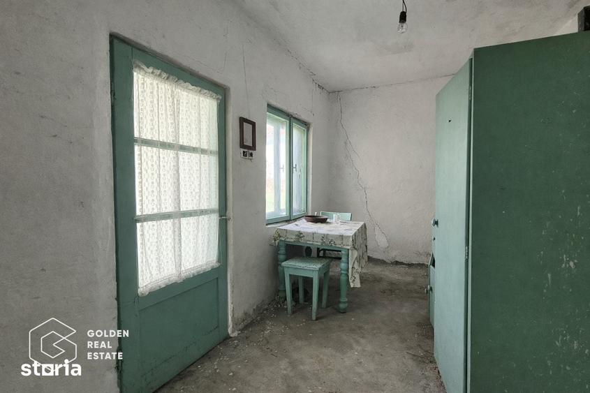 Casă cu 2 camere cu Teren 1170 Mp în Zăbrani