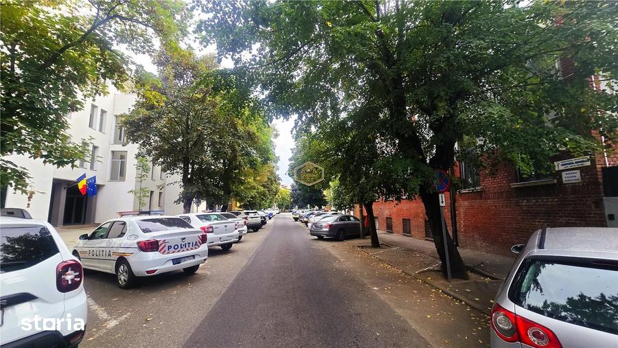 Spațiu comercial, de 25 mp, în Central
