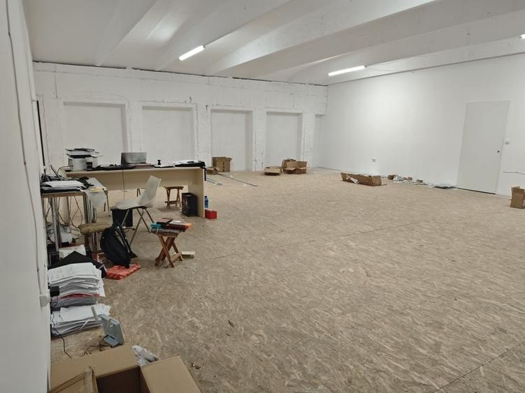 Spațiu comercial, de 300 mp, în Central