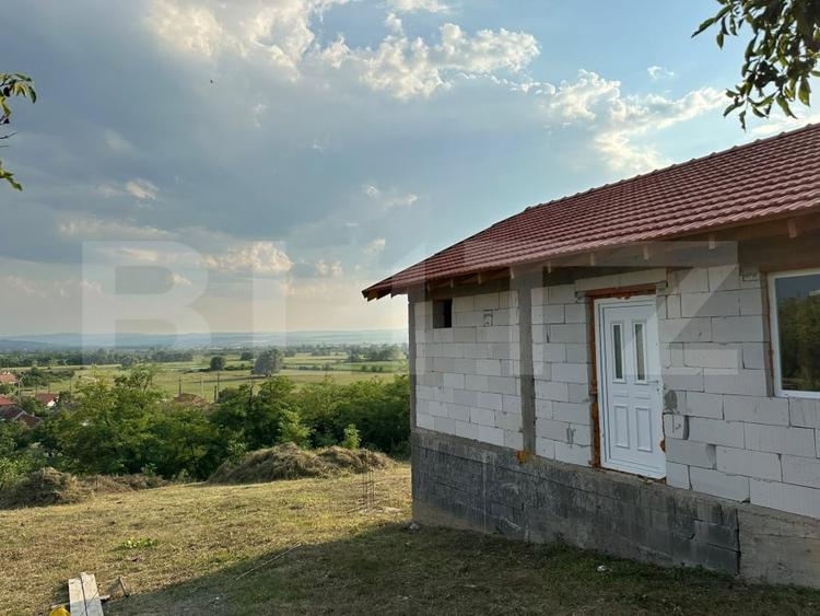 Casă individuală cu 2 camere cu Teren 1400 Mp în Chimindia