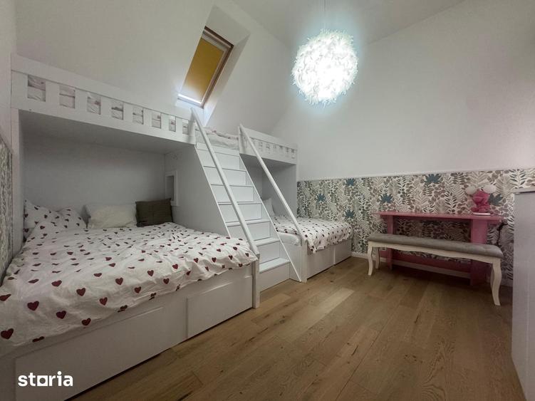 Casă cu 6 camere cu Teren 1834 Mp în Bran