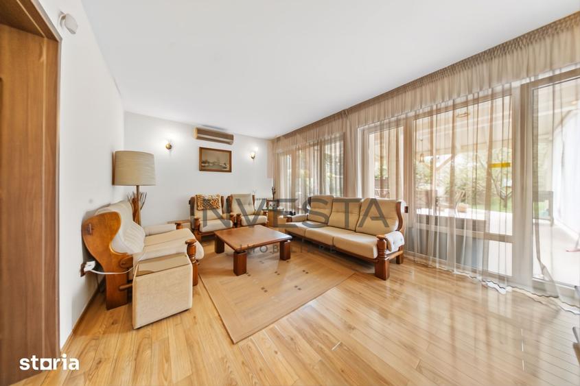 Casă cu 8 camere cu Teren 841 Mp în Zorilor
