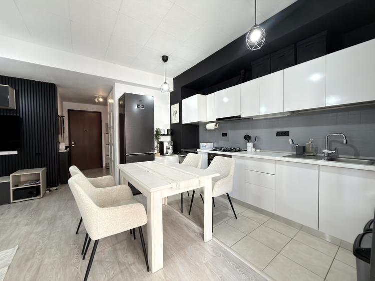 Apartament cu 2 camere semidecomandat, mobilat în Torontalului