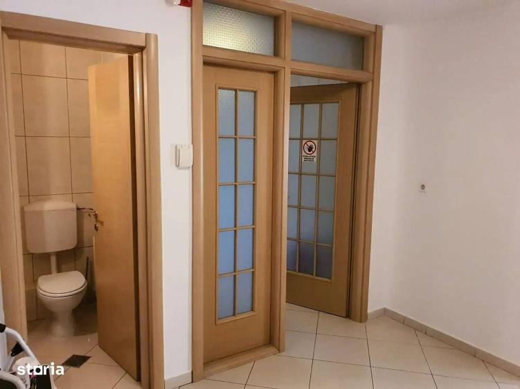 Apartament cu 4 camere semidecomandat în Unirii