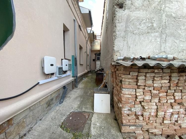 Casă individuală cu 5 camere cu Canalizare în Mărăței