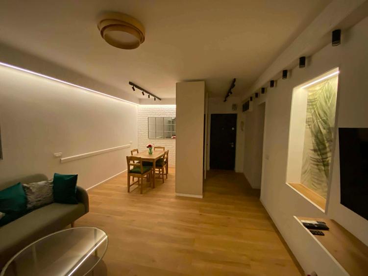 Apartament cu 2 camere decomandat în Sala Palatului
