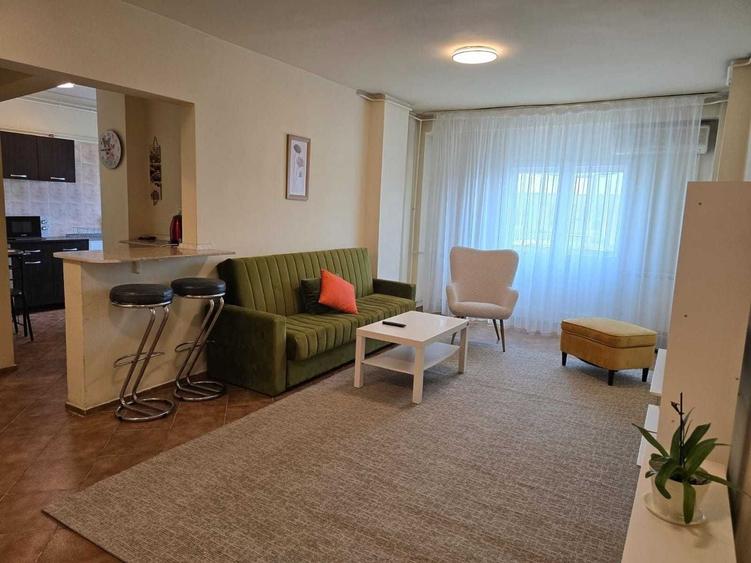 Apartament cu 2 camere semidecomandat, mobilat în Decebal