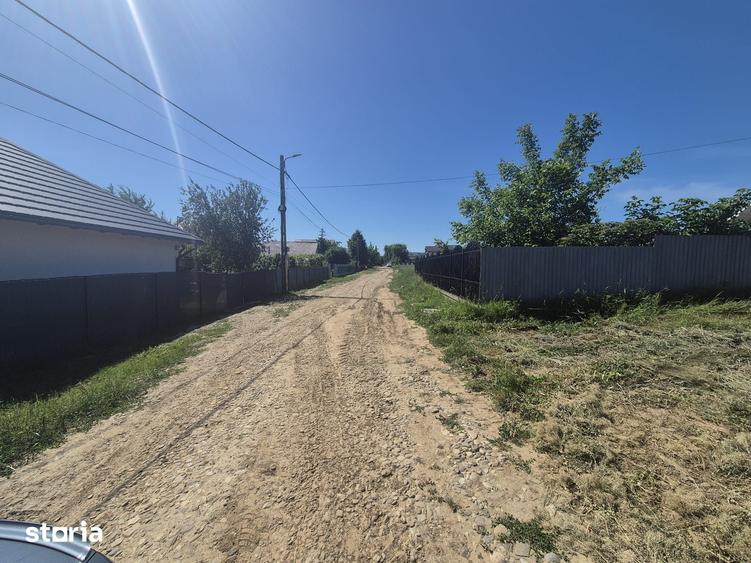 Teren de 8000 mp, în Măgura