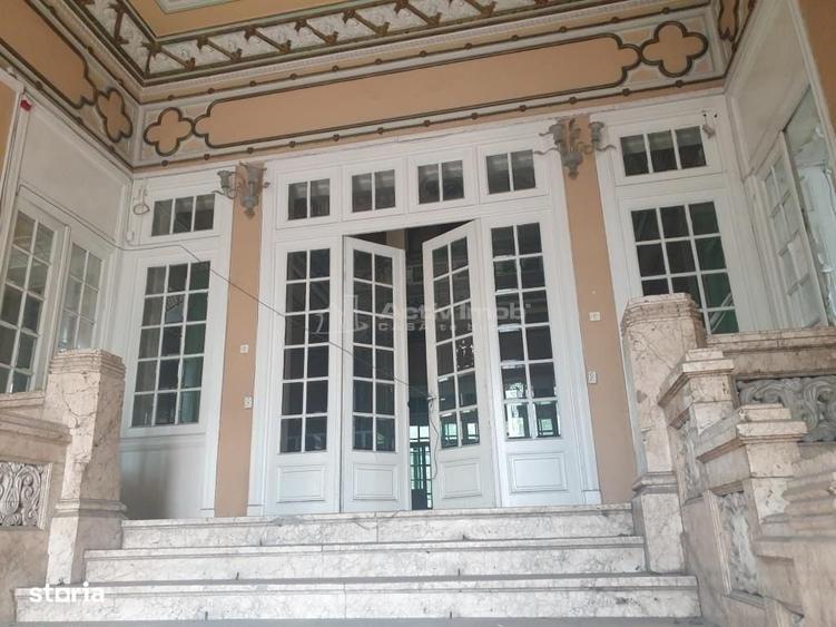Casă cu 4 camere cu Teren 1800 Mp în Central