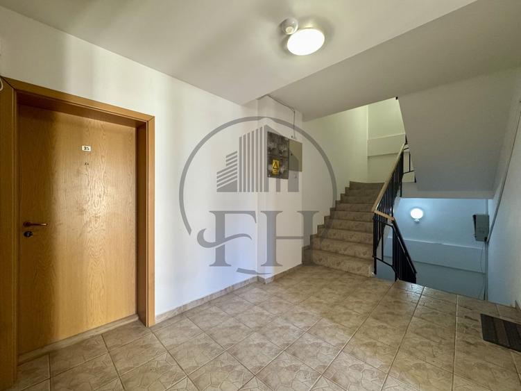 Apartament cu 3 camere decomandat în Sud