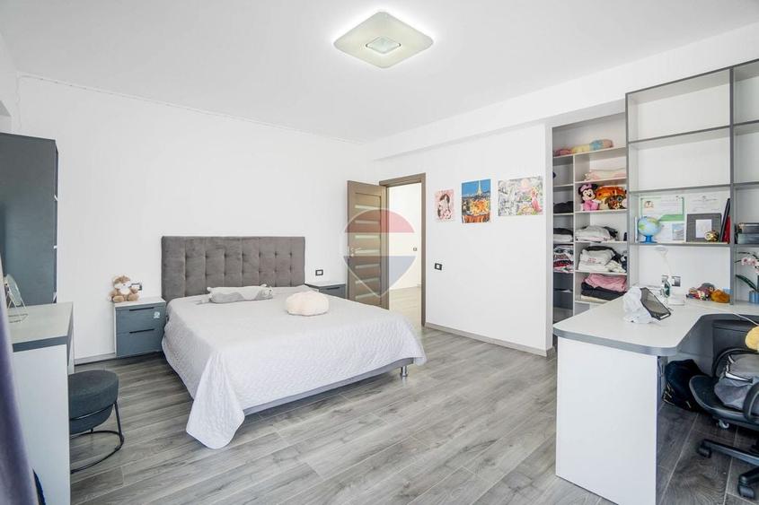 Casă individuală cu 5 camere cu Teren 400 Mp în Bunloc