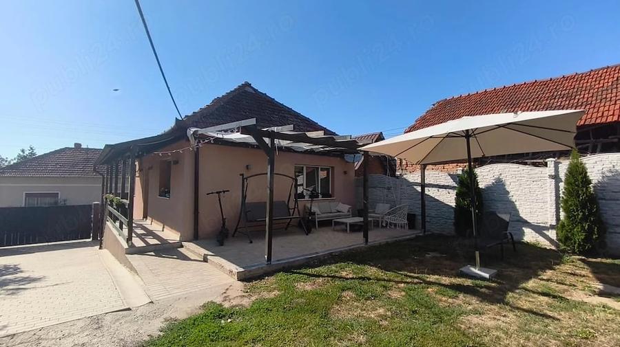 Casă cu Teren 1855 Mp în Cozia