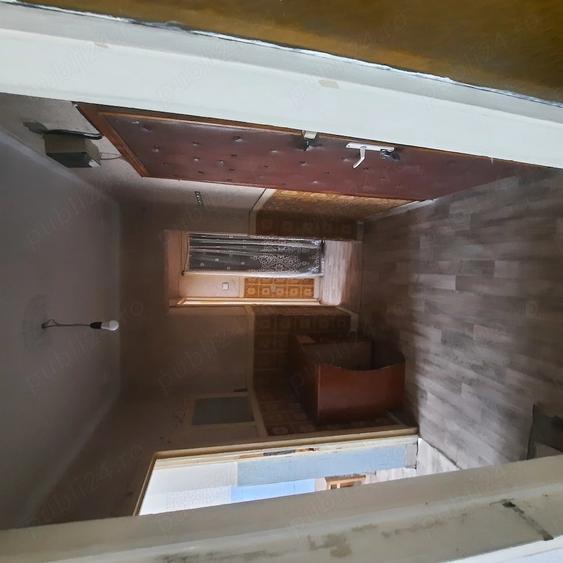 Apartament cu 3 camere semidecomandat în Vest