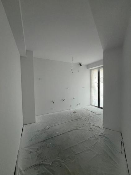 Apartament cu 2 camere semidecomandat în Colentina