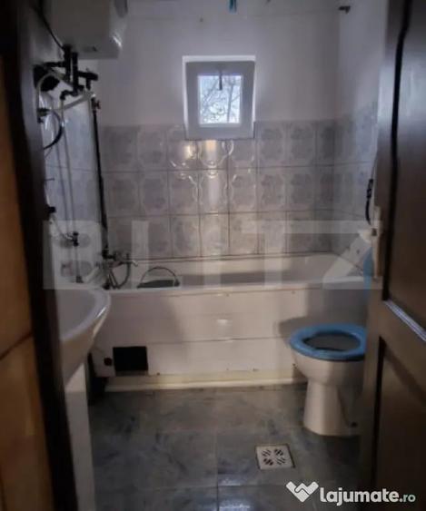 Casă cu 5 camere cu Teren 700 Mp în Grajduri