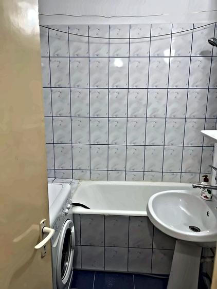 Apartament cu 2 camere decomandat în Republicii