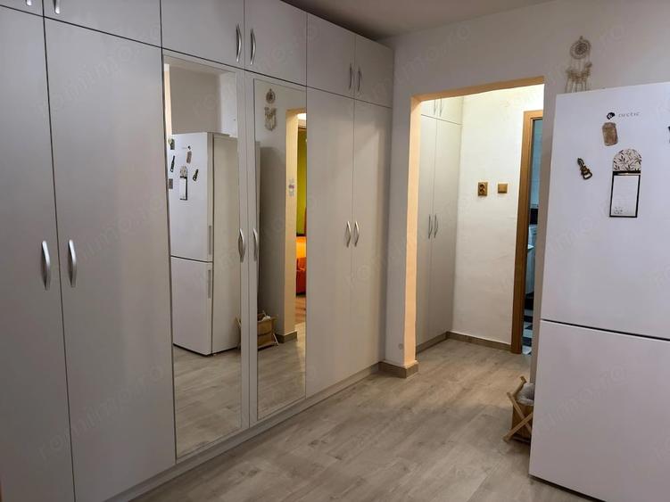 Apartament cu 2 camere decomandat în Girocului