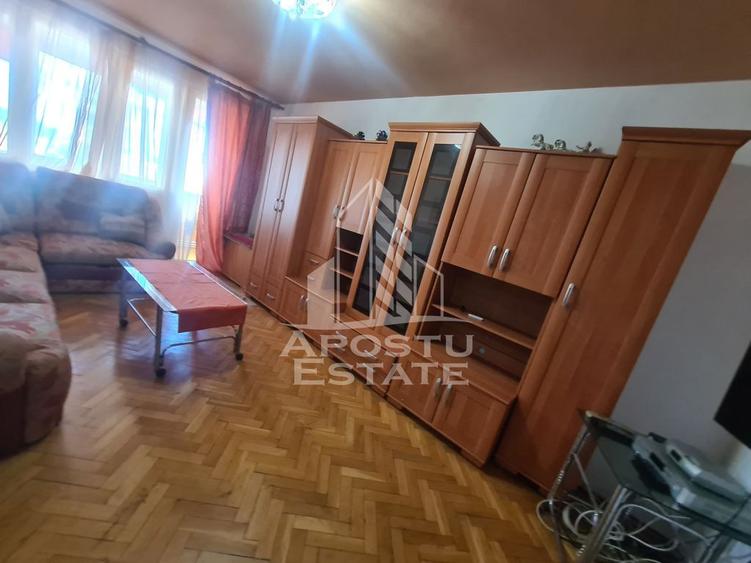 Apartament cu 3 camere decomandat, mobilat în Complex Studențesc