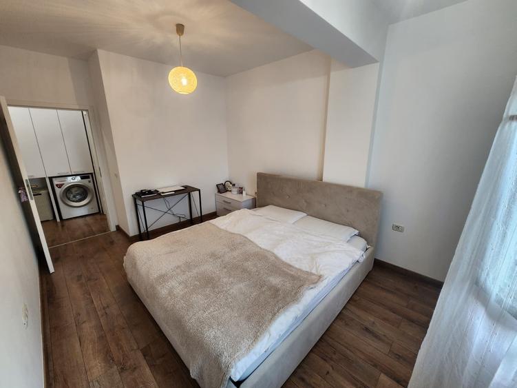 Apartament cu 3 camere decomandat, mobilat în Cug