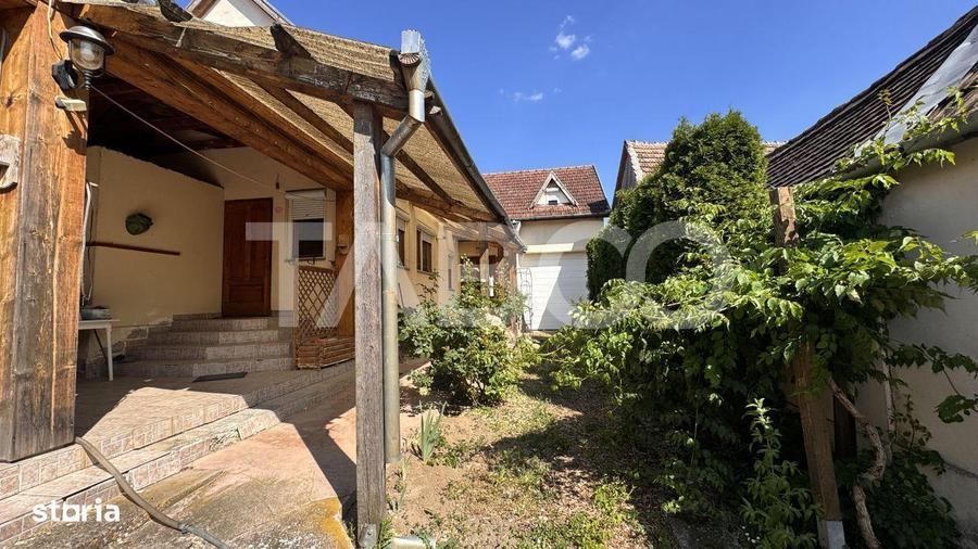 Casa de vanzare 6 camere loc de relaxare garaj teren 669 mp Cornatel - 5
