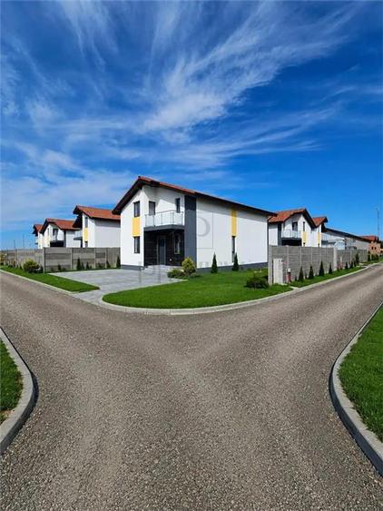 Casă individuală cu 4 camere cu Canalizare în Calea Urseni