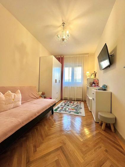 Apartament cu 3 camere decomandat în Decebal